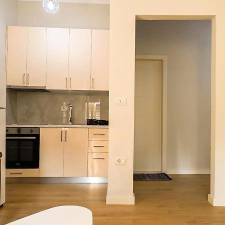 Home Inn Apartment 2 Near City Center Tirana Bagian luar foto