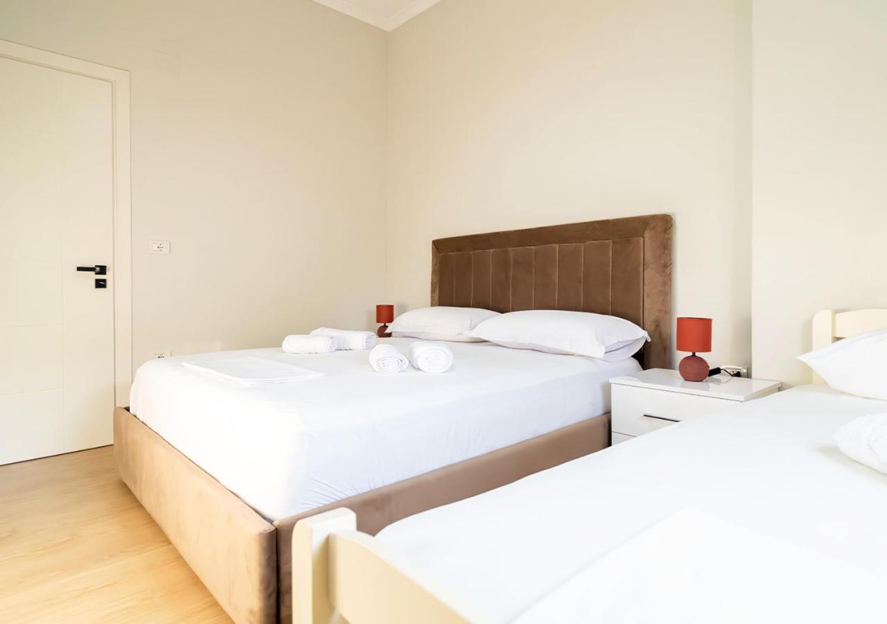 Home Inn Apartment 2 Near City Center Tirana Bagian luar foto
