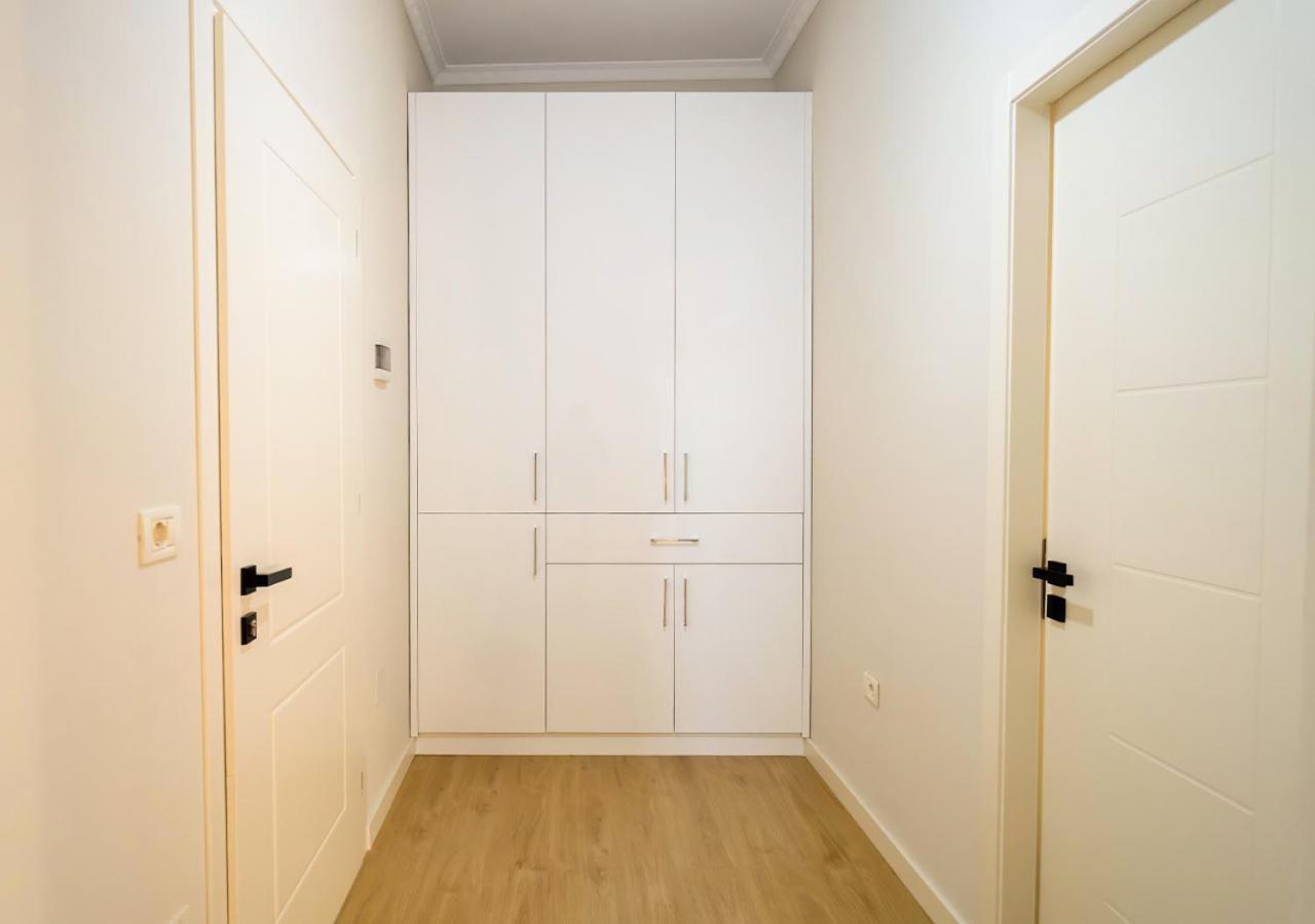 Home Inn Apartment 2 Near City Center Tirana Bagian luar foto