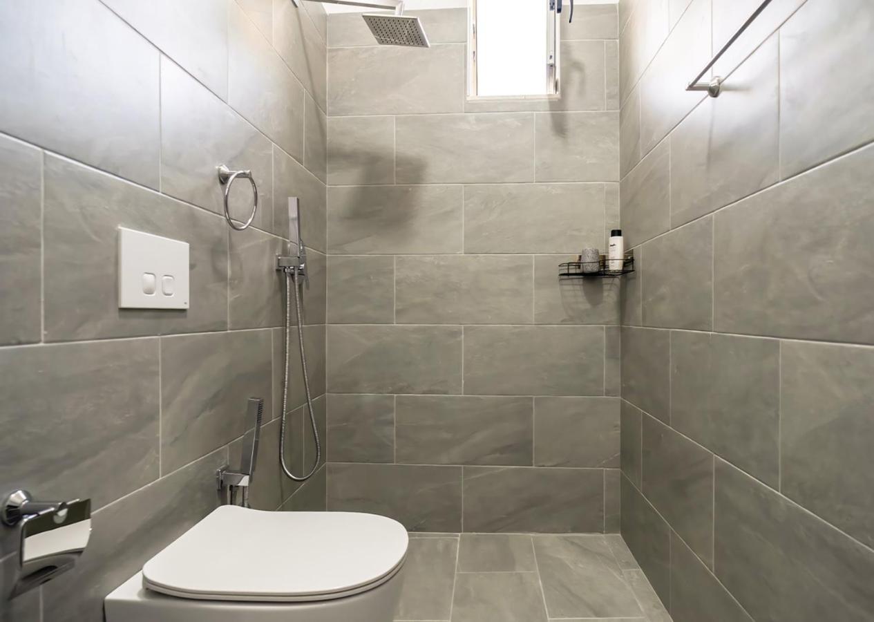Home Inn Apartment 2 Near City Center Tirana Bagian luar foto