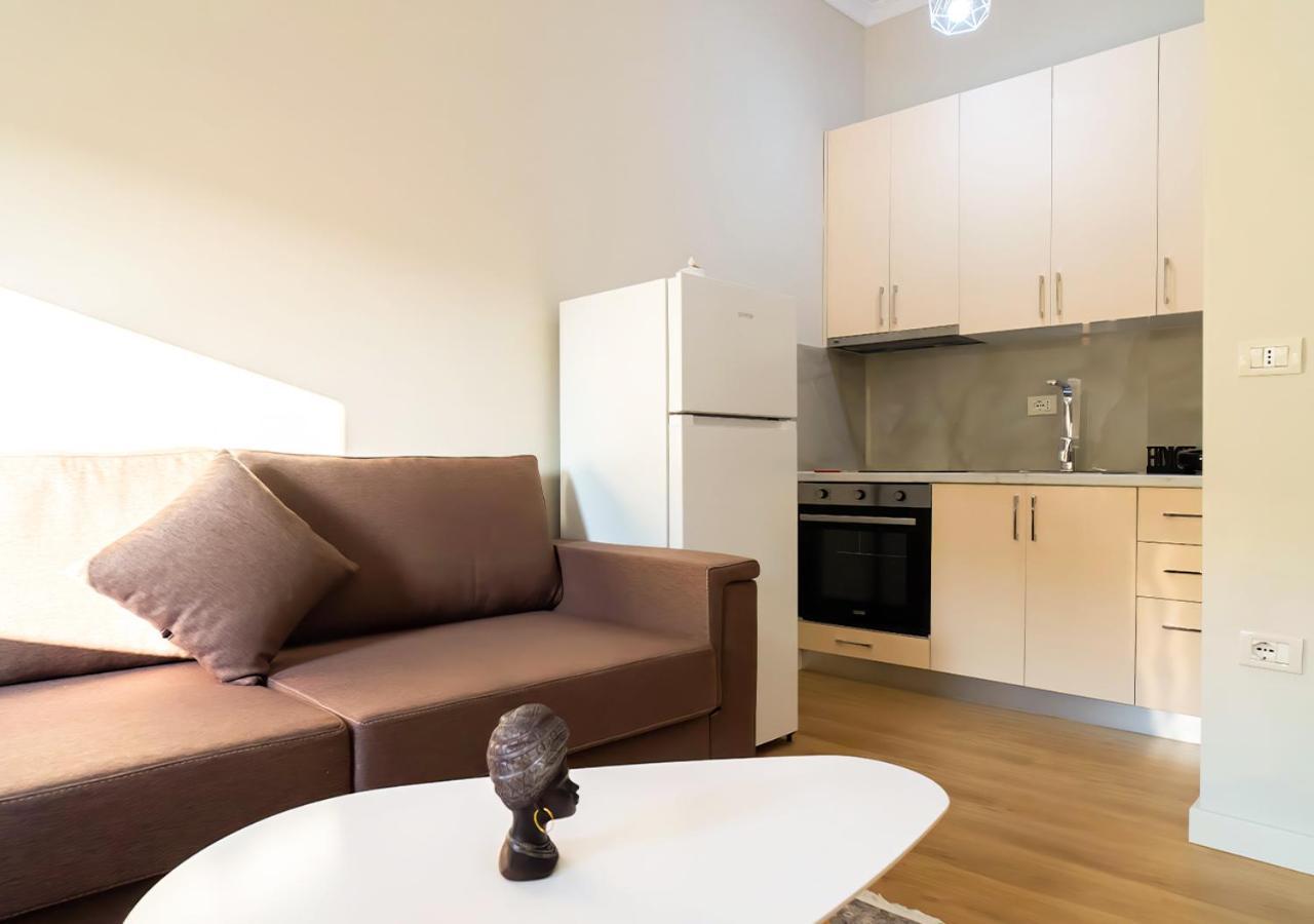 Home Inn Apartment 2 Near City Center Tirana Bagian luar foto