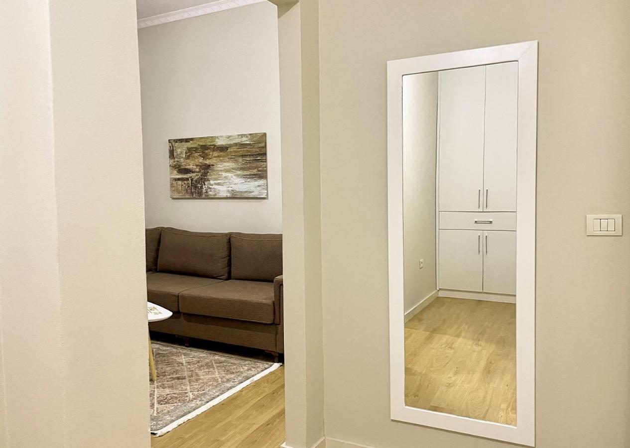 Home Inn Apartment 2 Near City Center Tirana Bagian luar foto